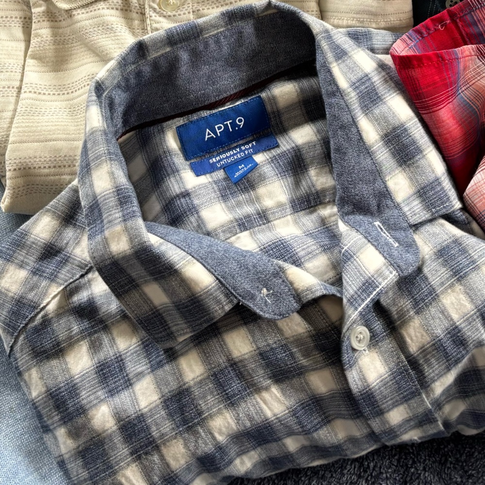 Apt. 9 Blue and White Casual Button Down Shirt